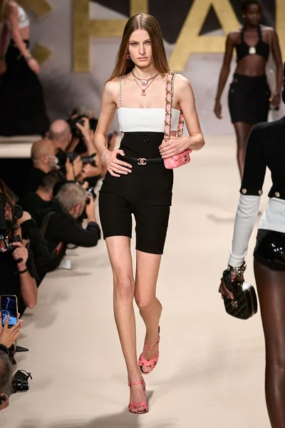 Look 7